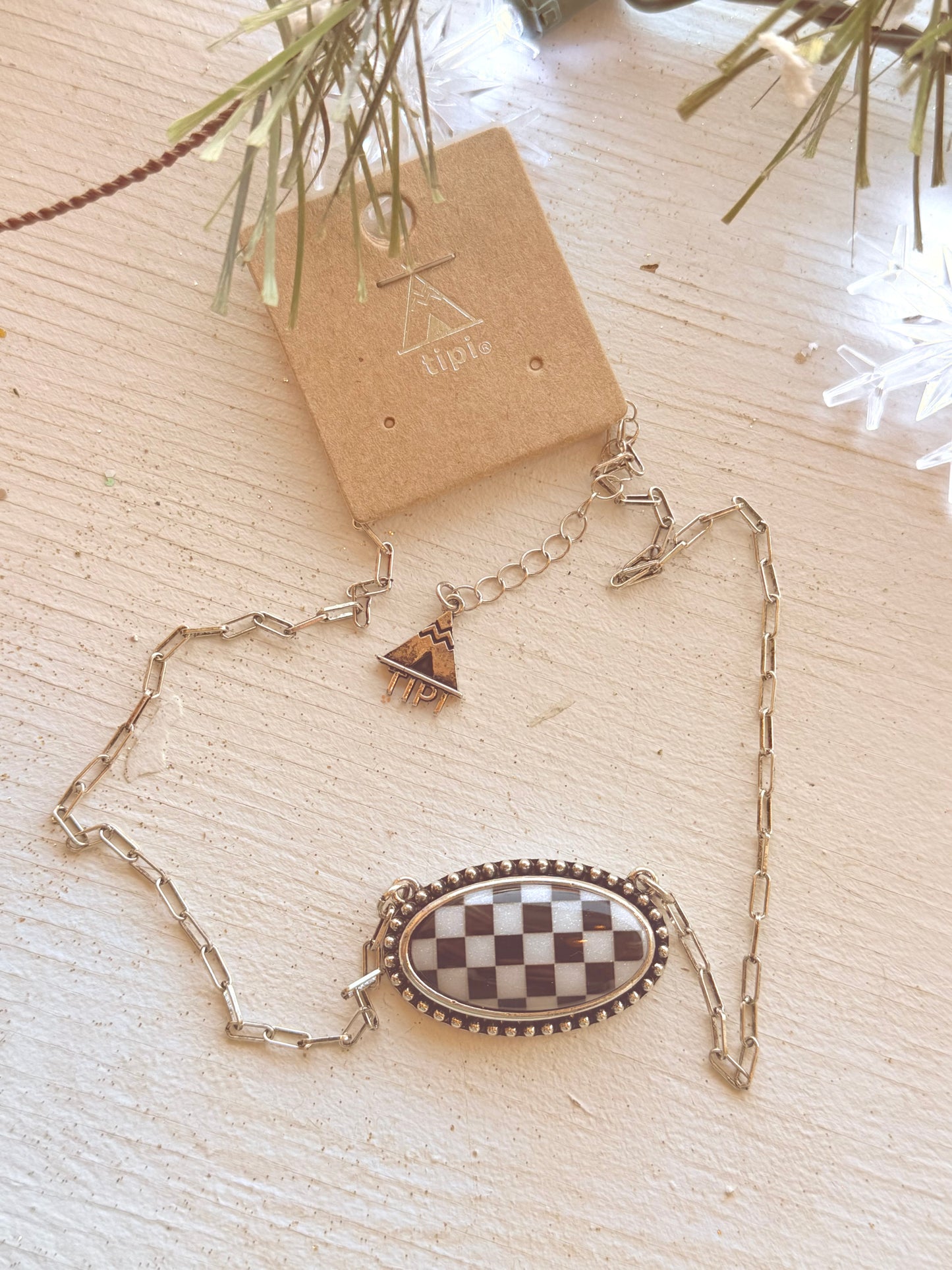 Checkered Oval Necklace
