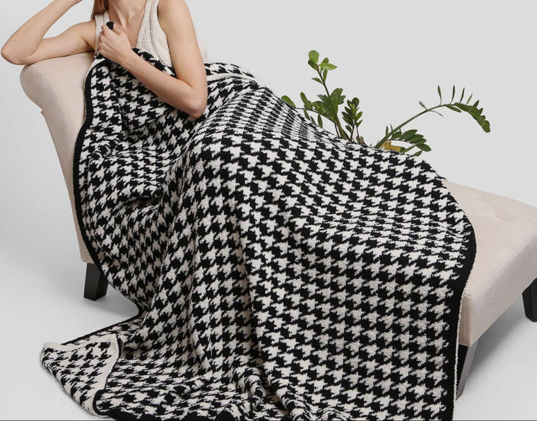 Houndstooth Pattern Luxury Soft Throw Blanket